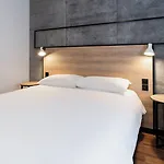 Ibis Centre 3*
