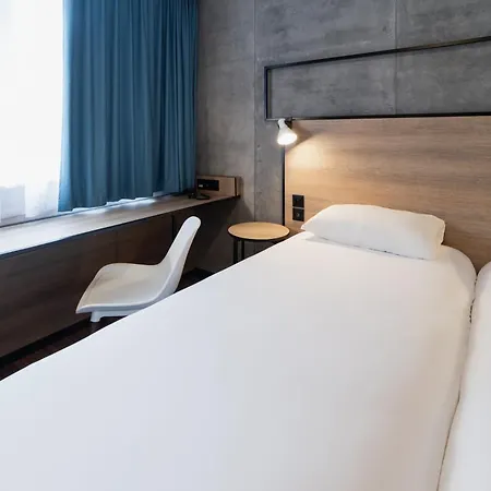 Ibis Centre Hotel 3*