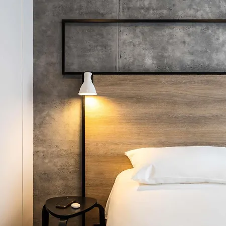 Ibis Centre Hotel 3*