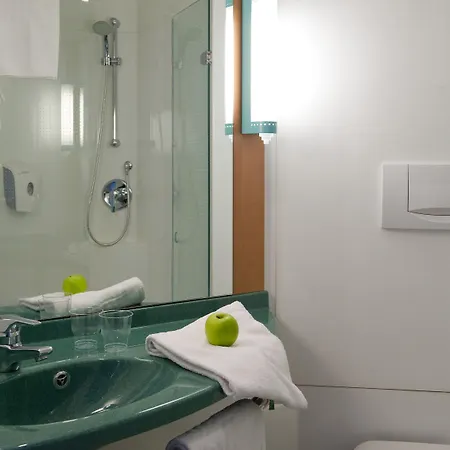 Ibis Centre ホテル 3*