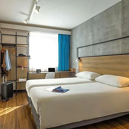 Otel Ibis Centre 3*