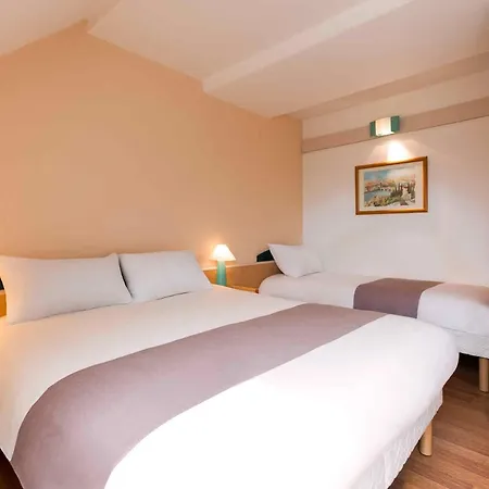 Ibis Centre Hotel 3*