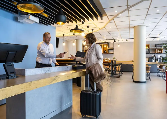 Ibis Centre Hotell 3*