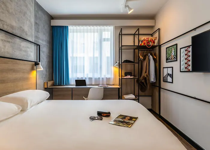 Ibis Centre Hotell 3*