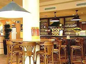 Ibis Centre Hotell 3*